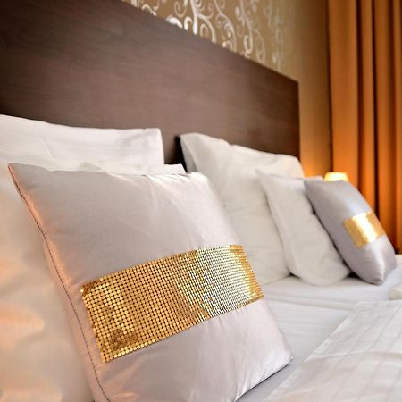 Hotel Atrium باردوبيتسه المظهر الخارجي الصورة
