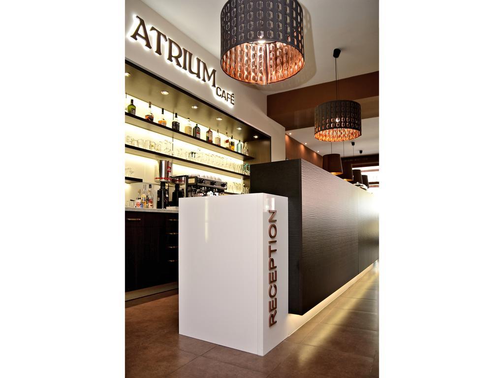 Hotel Atrium باردوبيتسه المظهر الخارجي الصورة